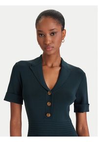 Guess Sukienka dzianinowa W5YK29 Z0130 Zielony Slim Fit. Kolor: zielony. Materiał: syntetyk