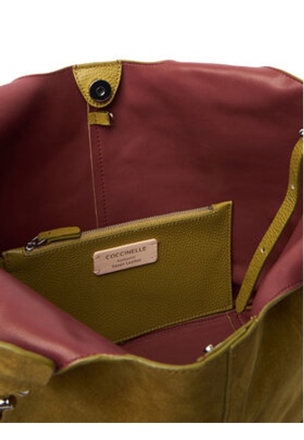 Coccinelle Torebka The Coccinelle C-Easy E1 THE 11 02 01 Khaki. Kolor: brązowy. Materiał: zamszowe, skórzane