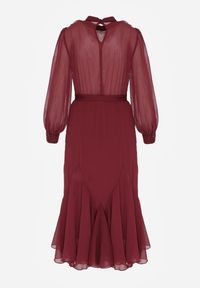 Born2be - Bordowa Elegancka Sukienka z Bufiastymi Rękawami i Koronkowymi Falbankami Sewlina. Okazja: do pracy, na co dzień. Typ kołnierza: kołnierz z falbankami. Kolor: czerwony. Materiał: koronka. Styl: elegancki #5