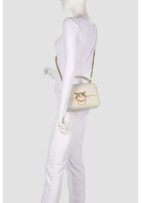 Pinko - PINKO Biała kopertówka Love Lady Puff Mini CL. Kolor: biały. Materiał: pikowane. Styl: casual, elegancki #5
