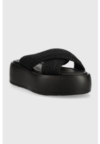 Calvin Klein klapki BUBBLE SLIDE - WOVEN damskie kolor czarny na platformie HW0HW01468. Kolor: czarny. Materiał: skóra, materiał. Wzór: gładki. Obcas: na platformie #3
