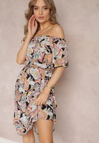 Renee - Beżowo-Czarna Bawełniana Sukienka Hiszpanka z Gumką w Pasie i Wzorem Paisley Temika. Typ kołnierza: dekolt hiszpanka. Kolor: beżowy. Materiał: bawełna. Wzór: paisley