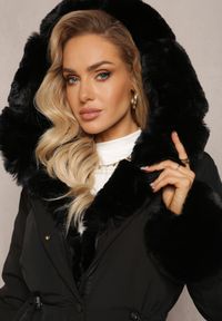 Renee - Czarna Kurtka Parka z Futerkiem i Ozdobnym Ściągaczem Sakha. Kolor: czarny. Materiał: futro #3