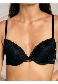 Sinsay - Biustonosze 2 pack - kremowy. Kolor: kremowy. Materiał: koronka. Rodzaj stanika: push-up. Wzór: aplikacja, koronka
