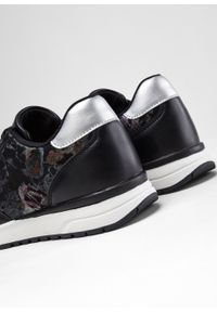 Sneakersy bonprix czarny w kwiaty. Kolor: czarny. Materiał: materiał, welur, syntetyk, skóra. Wzór: kwiaty #4