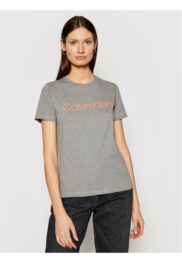 Calvin Klein T-Shirt Core Logo K20K202018 Szary Regular Fit. Kolor: szary. Materiał: bawełna
