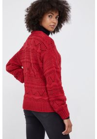 Pepe Jeans - Sweter Megan. Kolor: czerwony. Materiał: dzianina. Długość rękawa: długi rękaw. Długość: długie. Wzór: ze splotem