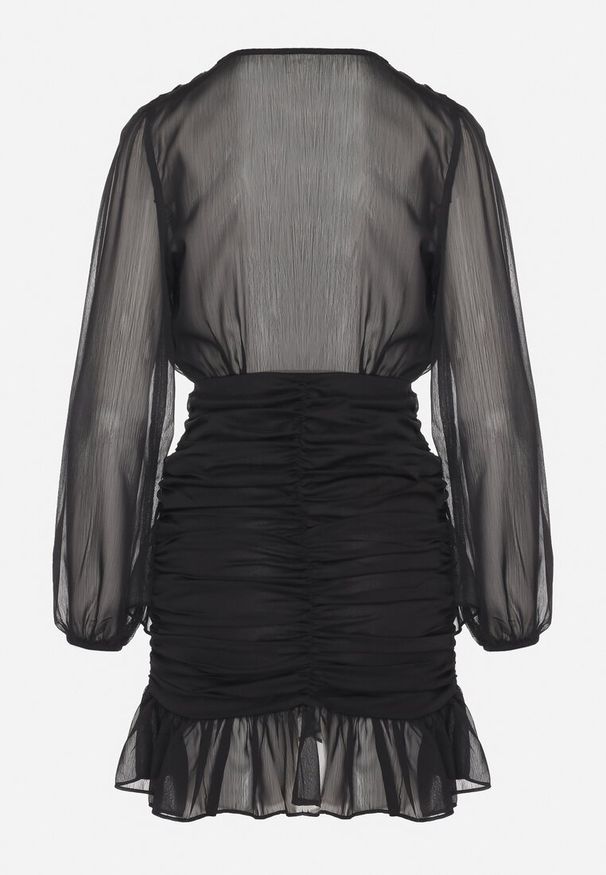 Born2be - Czarna Sukienka z Tiulowymi Rękawami i Marszczeniem Halanelia. Okazja: na co dzień. Typ kołnierza: dekolt kopertowy. Kolor: czarny. Materiał: tiul. Typ sukienki: kopertowe, proste. Styl: klasyczny, casual, elegancki