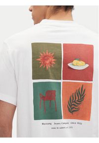Mustang T-Shirt Akron 1016284 Biały Relaxed Fit. Kolor: biały. Materiał: bawełna #4