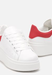 Renee - Biało-Czerwone Sneakersy przed Kostkę na Grubej Podeszwie Arionn. Wysokość cholewki: przed kostkę. Kolor: biały. Materiał: jeans #3