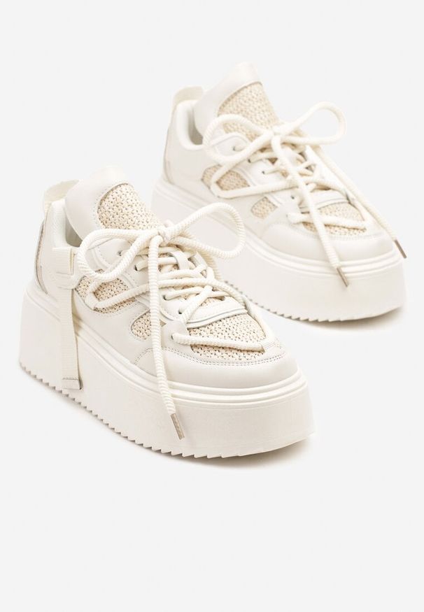 Born2be - Beżowo-Białe Sneakersy na Grubej Podeszwie z Ozdobnym Sznurowaniem Sovvia. Kolor: beżowy