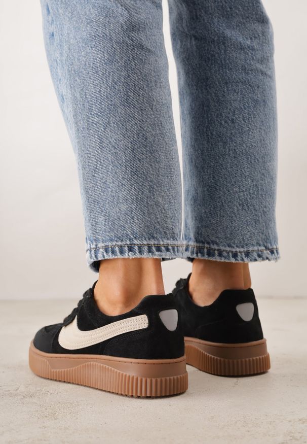 Born2be - Czarne Zamszowe Sneakersy w Stylu Klasycznych Tenisówek ze Skórzaną Wkładką Riosera. Okazja: na co dzień. Kolor: czarny. Materiał: zamsz, skóra