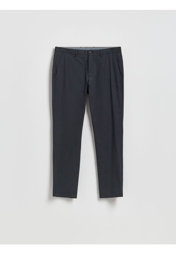 Reserved - Spodnie chino slim fit - ciemnoszary. Kolor: szary. Materiał: tkanina, bawełna