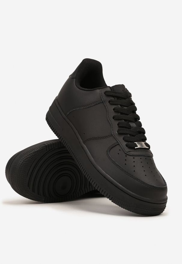 Born2be - Czarne Buty Sportowe Sneakersy ze Skóry Naturalnej z Perforacją Solnelisse. Okazja: na co dzień. Kolor: czarny. Materiał: skóra