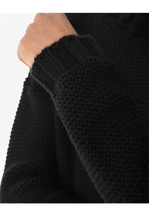 La Haine Inside Us Sweter | LM278 | Mężczyzna | Czarny. Okazja: na co dzień. Typ kołnierza: golf. Kolor: czarny. Materiał: wełna, poliester. Wzór: jednolity. Styl: elegancki, casual