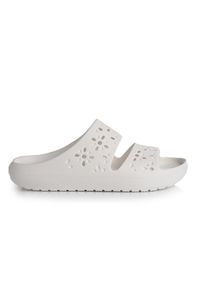 Crocs Klapki Classic Floral Cutout Sandal 210966 Biały. Kolor: biały