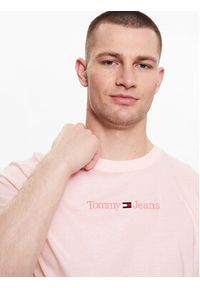 Tommy Jeans T-Shirt DM0DM16825 Różowy Regular Fit. Kolor: różowy. Materiał: bawełna #5
