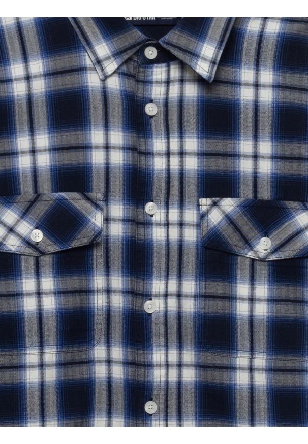 Big-Star - Koszula męska bawełniana w kratę niebieska Koliserson 401. Typ kołnierza: kołnierzyk klasyczny. Kolor: niebieski. Materiał: bawełna. Wzór: jodełka. Styl: elegancki, klasyczny