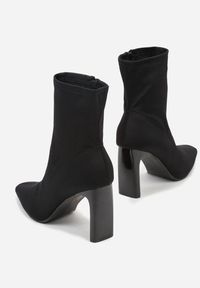 Renee - Czarne Elastyczne Botki na Słupkowym Obcasie ze Szpiczastym Noskiem Atise. Nosek buta: szpiczasty. Kolor: czarny. Materiał: jeans. Obcas: na obcasie. Styl: klasyczny. Wysokość obcasa: średni #7