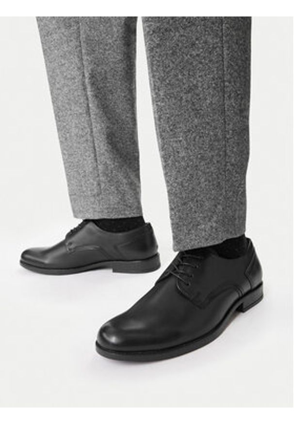 Lasocki Półbuty CEO-NORWAY-68 MBS Czarny. Kolor: czarny. Materiał: skóra