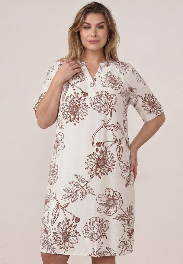 Born2be - Biało-Brązowa Sukienka z Wiskozy o Pudełkowym Kroju w Kwiatowy Print Reninca. Okazja: na co dzień. Kolekcja: plus size. Kolor: biały. Materiał: wiskoza. Wzór: nadruk, kwiaty. Sezon: lato. Typ sukienki: proste, dla puszystych. Styl: casual