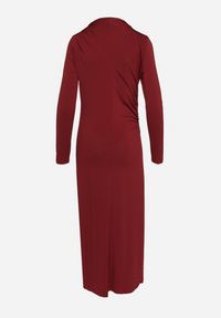 Born2be - Bordowa Sukienka z Marszczeniem o Dopasowanym Kroju Naliraia. Okazja: na co dzień. Kolor: czerwony. Długość rękawa: długi rękaw. Typ sukienki: dopasowane, proste. Styl: casual, rockowy, elegancki #2