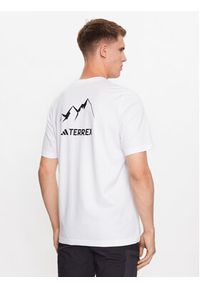 Adidas - adidas T-Shirt IL2648 Biały Regular Fit. Kolor: biały. Materiał: bawełna #6