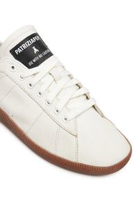 Patrizia Pepe Sneakersy 8Z0112/L150-FG37 Biały. Kolor: biały. Materiał: skóra
