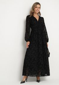 Born2be - Czarna Sukienka Rozkloszowana z Prześwitującymi Wstawkami Ozdobiona Kwiatami Kalabia. Okazja: na co dzień, na imprezę. Kolor: czarny. Materiał: jeans, materiał. Długość rękawa: długi rękaw. Wzór: aplikacja, kwiaty. Styl: casual, elegancki #3