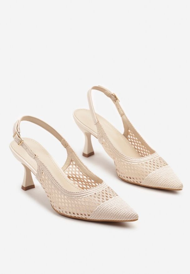 Renee - Beżowe Sandały Slingback na Klepsydrze z Szydełkową Cholewką i Noskiem w Szpic Mairita. Okazja: na co dzień. Zapięcie: pasek. Kolor: beżowy. Styl: elegancki, casual