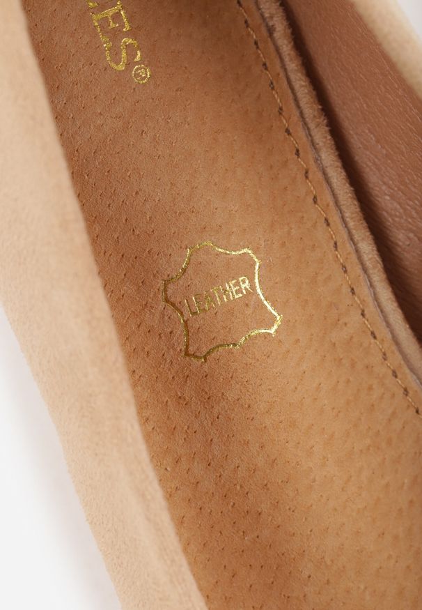 Born2be - Ciemnobeżowe Czółenka Vices z Imitacji Zamszu na Obcasie Typu Kaczuszka ze Skórzaną Wkładką Etamarea. Okazja: do pracy, na spotkanie biznesowe, na imprezę. Nosek buta: szpiczasty. Kolor: beżowy. Materiał: skóra, zamsz. Wzór: gładki. Obcas: na obcasie. Styl: elegancki, biznesowy, wizytowy. Wysokość obcasa: średni