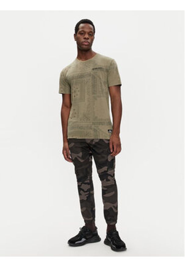 Brave Soul T-Shirt MTS-568MASCADA Khaki Regular Fit. Kolor: brązowy. Materiał: bawełna