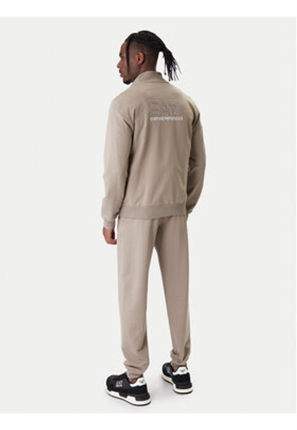 EA7 Emporio Armani Dres 7M001318 AF13512 U6167 Beżowy Regular Fit. Kolor: beżowy. Materiał: bawełna