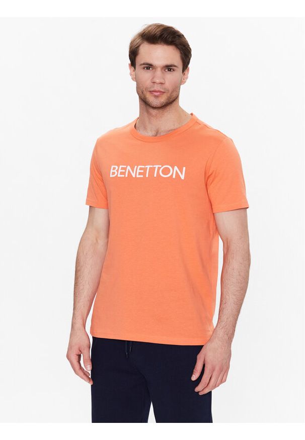 United Colors of Benetton - United Colors Of Benetton T-Shirt 3I1XU100A Pomarańczowy Regular Fit. Kolor: pomarańczowy. Materiał: bawełna