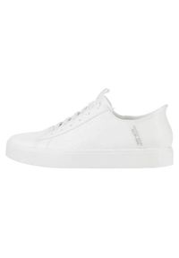 skechers - Buty do chodzenia damskie Skechers Eden Lx. Kolor: biały. Materiał: materiał, syntetyk. Szerokość cholewki: normalna. Sport: turystyka piesza