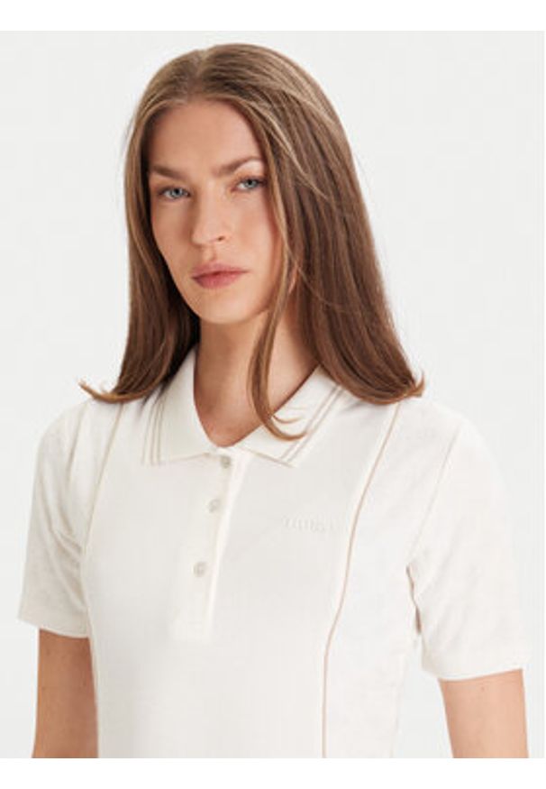 Guess Sukienka dzianinowa V5YK00 KCX12 Écru Regular Fit. Materiał: wiskoza