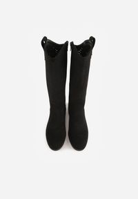 Renee - Czarne Ażurowe Botki z Geometryczną Ozdobą Naeraste. Okazja: na co dzień. Kolor: czarny. Materiał: jeans. Wzór: geometria, ażurowy, aplikacja. Styl: casual #3