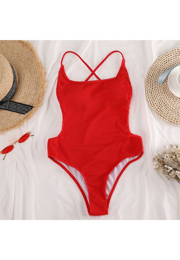 Intica - Strój jednoczęściowy prążkowany na plażę Hsiu. Kolor: czerwony. Materiał: prążkowany