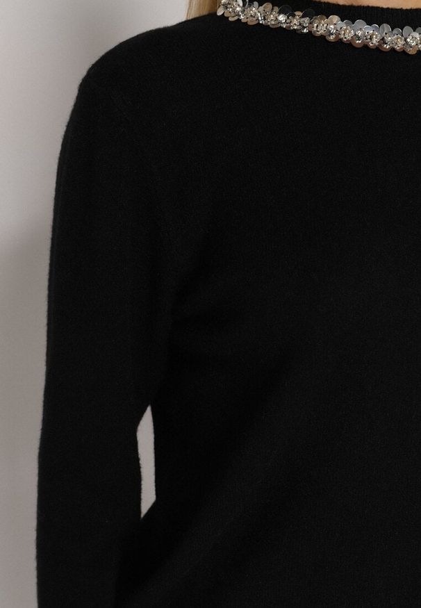 Born2be - Czarny Sweter z Dodatkiem Kaszmiru Ozdobiony Cekinami i Cyrkoniami Vetimona. Okazja: na co dzień. Kolor: czarny. Materiał: kaszmir. Wzór: aplikacja. Styl: elegancki, klasyczny, casual
