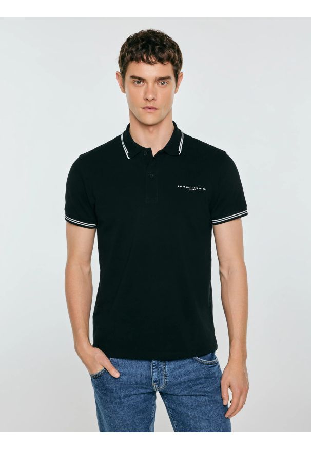 Big-Star - Koszulka męska polo czarna Wladym 906. Typ kołnierza: polo. Kolor: czarny. Materiał: dzianina. Wzór: nadruk. Styl: klasyczny