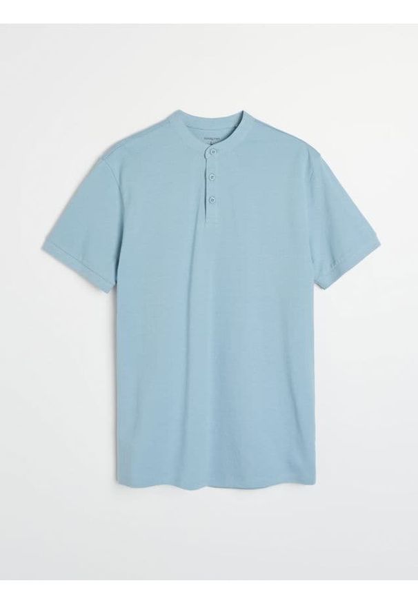 Sinsay - Bawełniane polo ze stójką - błękitny. Typ kołnierza: kołnierzyk stójkowy, polo. Kolor: niebieski. Materiał: bawełna