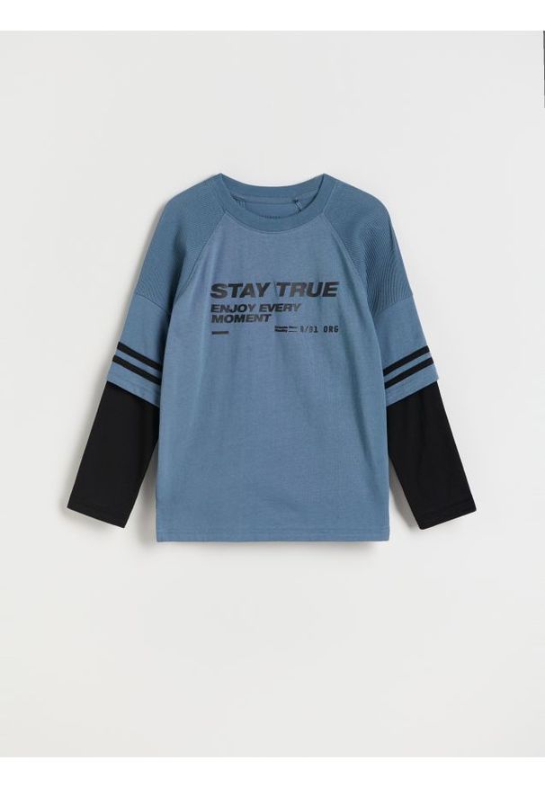 Reserved - Longsleeve z nadrukiem - granatowy. Kolor: niebieski. Materiał: bawełna, dzianina. Długość rękawa: długi rękaw. Wzór: nadruk