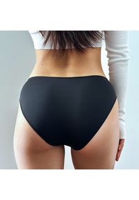 Intica - Figi trójkątne z wysokiej jakości materiałów na co dzień Moni. Kolor: biały. Materiał: materiał #2