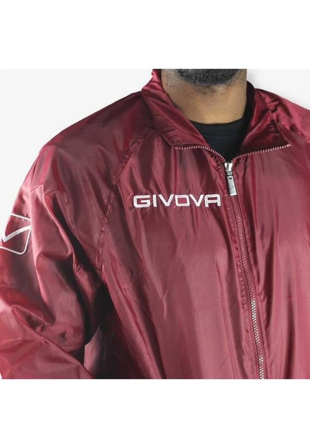 Kurtka do piłki nożnej męska Givova Basico przeciwdeszczowa. Kolor: czerwony, brązowy, wielokolorowy. Materiał: nylon. Sport: piłka nożna