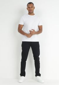 Born2be - Czarne Spodnie Slim Ridhi. Kolor: czarny. Długość: długie. Wzór: jednolity #5
