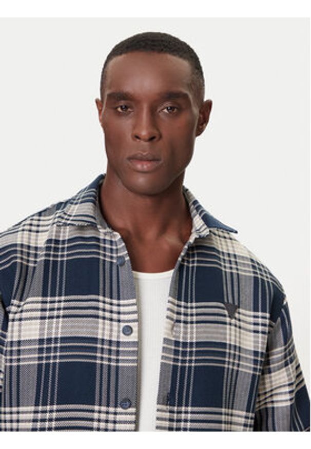 Guess Koszula M5BH24 W1951 Brązowy Regular Fit. Kolor: brązowy. Materiał: bawełna