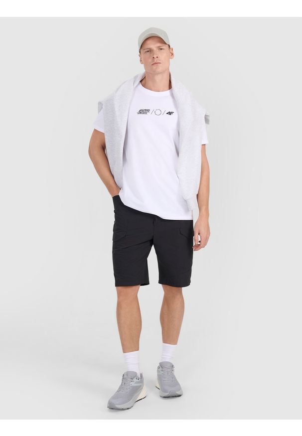 4f - 4F T-shirt regular z nadrukiem męski - biały XXL. Okazja: na co dzień. Kolor: biały. Materiał: bawełna, jersey, materiał. Długość rękawa: krótki rękaw. Długość: krótkie. Wzór: nadruk. Styl: sportowy, casual, klasyczny