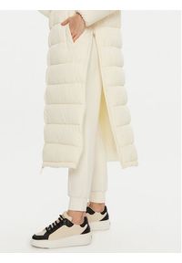 Guess Kurtka zimowa V4BL04 WFYE2 Beżowy Regular Fit. Kolor: beżowy. Materiał: syntetyk. Sezon: zima #5