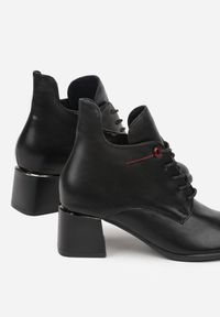 Renee - Czarne Asymetryczne Botki VICES na Obcasie ze Sznurowaną Cholewką Zalles. Okazja: na co dzień. Kolor: czarny. Materiał: jeans, dzianina. Szerokość cholewki: normalna. Obcas: na obcasie. Styl: elegancki, casual. Wysokość obcasa: średni