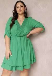 Renee - Zielona Sukienka Mini z Gumką w Talii i Koronkowymi Wstawkami Kelia. Kolor: zielony. Materiał: koronka. Długość: mini #5